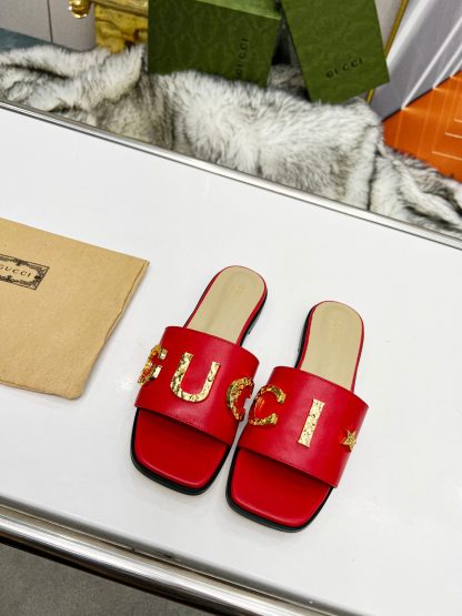 Gucci women's flat slippers - Image 2