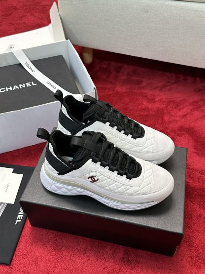 Chanel men's and women's couple's white and black mix and match classic casual sports shoes - Image 2