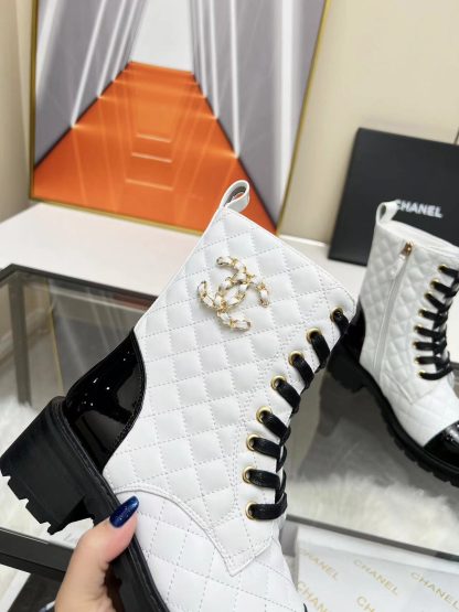 Chanel's white autumn and winter main season hit Martin boots worth buying - Image 2