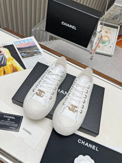 Chanel classic ultimate luxury white sneakers - Image 2
