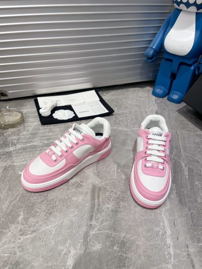 Chanel Spring and Summer Ultra High Quality Light Pink Fashionable Casual Sports Sneakers - Image 2