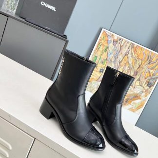 Chanel autumn and winter main season black cowhide and patent leather Martin boots