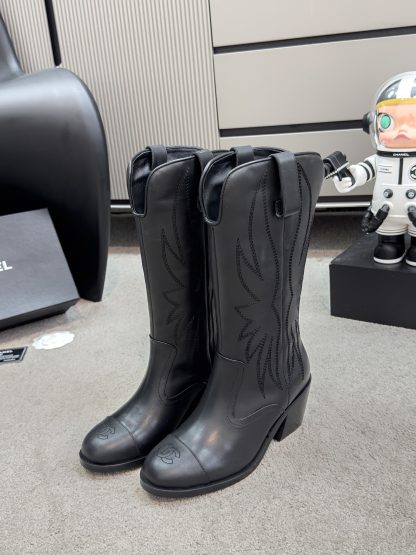 Chanel's black autumn and winter main season boots worth adding to your wardrobe - Image 2