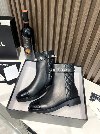 Chanel's latest black Paris catwalk breathable textured boots - Image 2