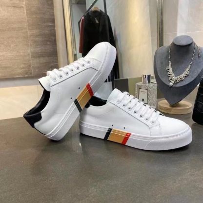 Burberry low-top sneakers - Image 3