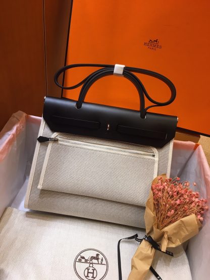 Hermès Beige Preppy Crossbody Bag Unisex Edition - Image 2