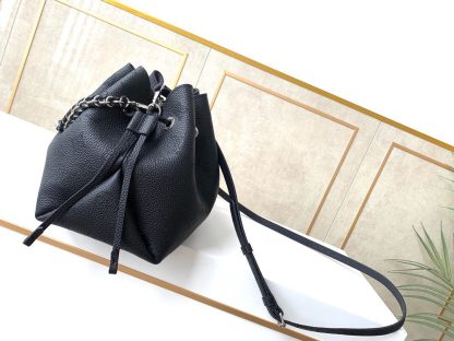 Louis Vuitton m57201 grey leather bag - Image 2