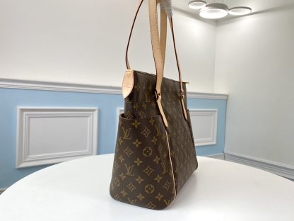 Louis Vuitton M56689TOTALLY medium handbag - Image 2