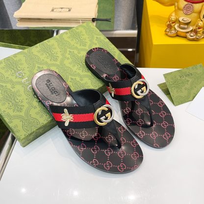 Gucci women's flat slippers - Image 2