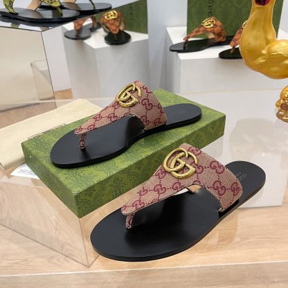 Gucci women's flat slippers - Image 2