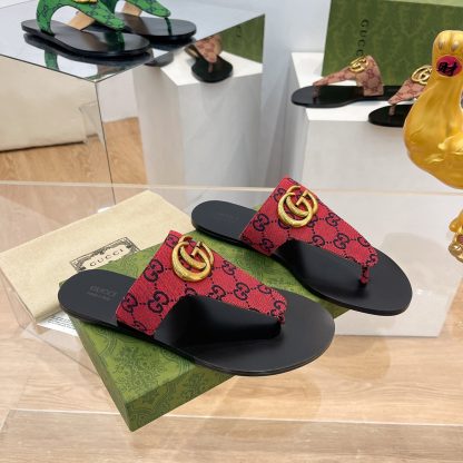 Gucci women's flat slippers - Image 3