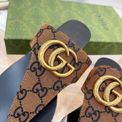 Gucci women's flat slippers - Image 2