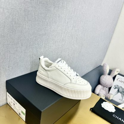 Chanel classic white breathable versatile casual sneakers - Image 2