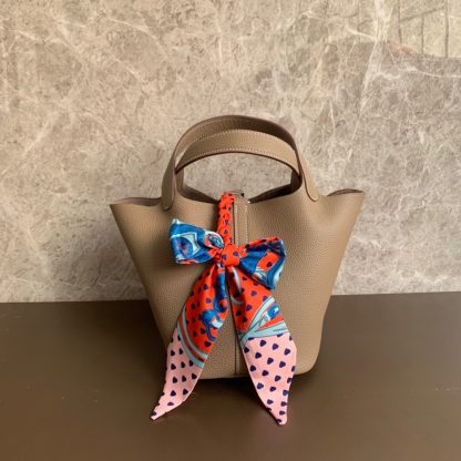Hermès Trench Coat Grey Basket Handbag Gold and Silver Buckle - Image 2