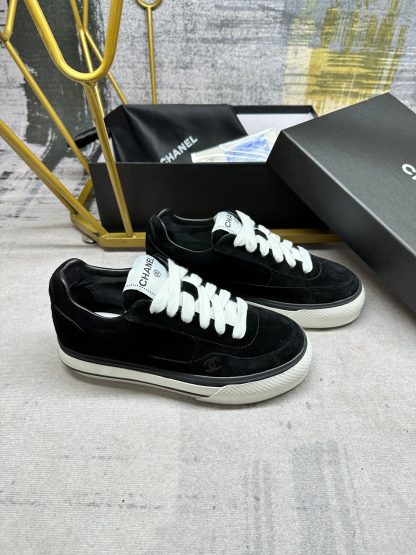 Chanel's latest black couple sports casual shoes - Image 2