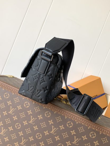 Louis Vuitton M23741 Black Pressed S-Cape Messenger Bag - Image 2