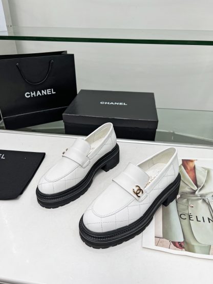 Chanel autumn and winter new white matte versatile leather loafers - Image 2