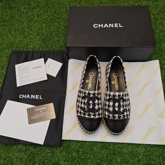 Chanel early spring sunshine black and white new fisherman shoes