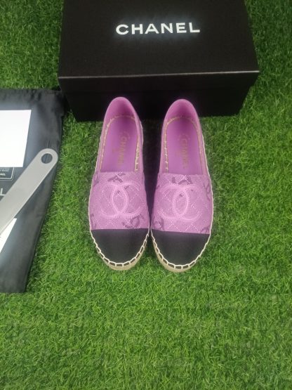 Chanel's early spring sunshine purple and black new fisherman shoes