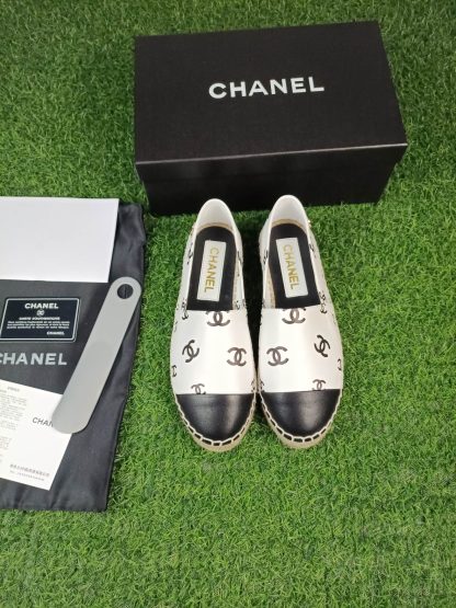 Chanel early spring sunshine white and black new fisherman shoes
