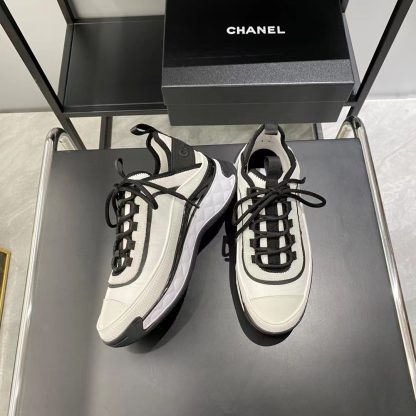 Chanel's latest beautiful white and black slim casual sports shoes - Image 2