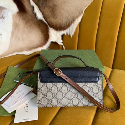 Gucci Double G Interlocking Pattern Crossbody Bag - Image 2