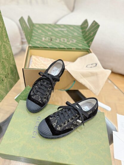 Gucci low-top casual sneakers