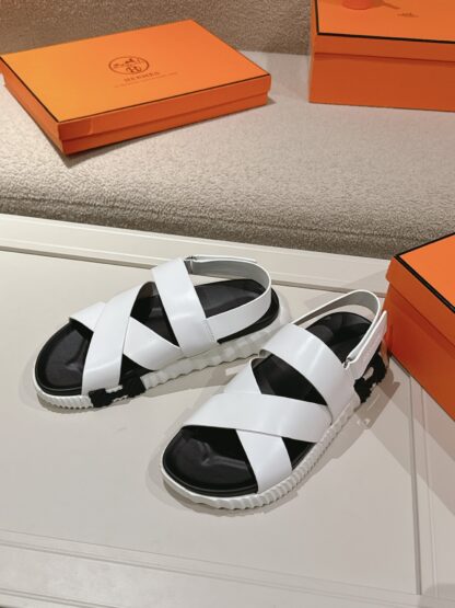 Hermès soft calfskin white casual cross-slippers - Image 2