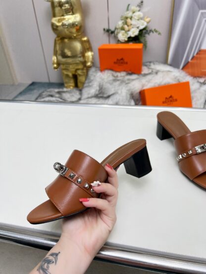 Hermès new spring and summer brown thick-heeled sandals, heel height 5cm - Image 2