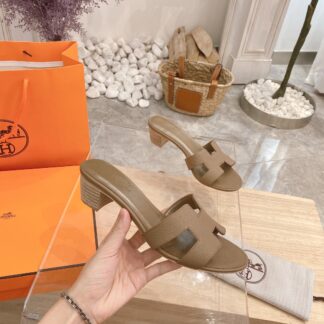 Hermès summer versatile classic gray-brown thick-heeled sandals