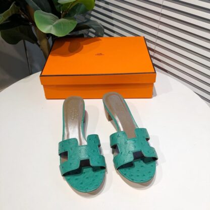 Hermès summer all-match light green thick-heeled sandals