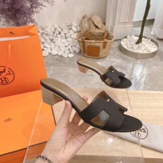 Hermès summer versatile dark brown thick heel sandals