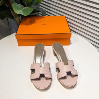 Hermès summer versatile light pink thick heel sandals