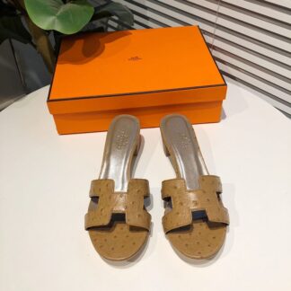 Hermes light brown summer classic crocodile pattern thick heel sandals