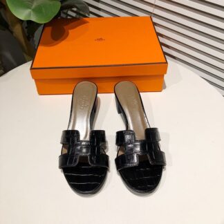 Hermès black summer classic crocodile pattern thick heel sandals