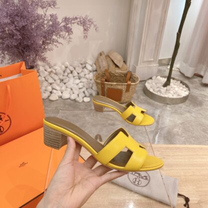 Hermès summer classic yellow palm print thick heel sandals