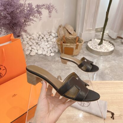 Hermès summer versatile classic black and brown palm pattern thick heel sandals