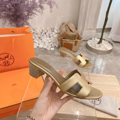 Hermès summer versatile classic gold palm pattern thick heel sandals