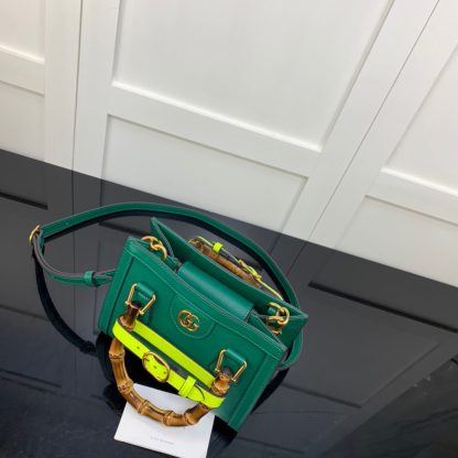 Gucci bamboo handle dark green shoulder bag - Image 2