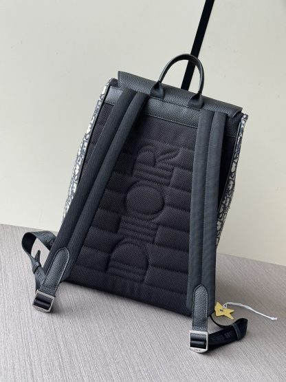 Dior Saddle Backpack - Image 2