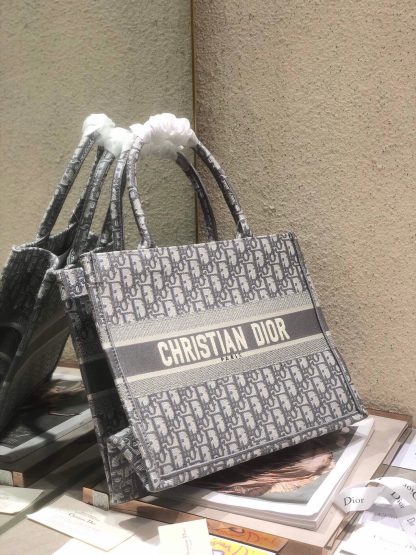 Dior large size TOTE bag - Image 2