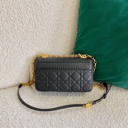 Dior 𝗰𝗮𝗿𝗼21 diamond chain handbag - Image 3