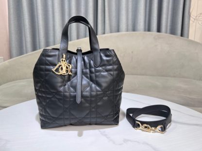 Dior Toujours Vertical Handbag - Image 2