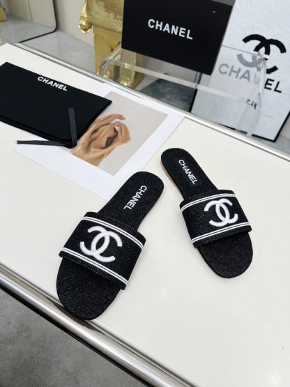 Chanel black new fabric sheepskin slippers - Image 2