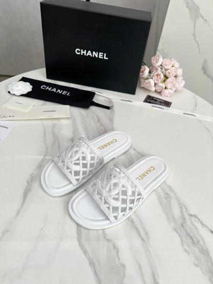 Chanel Spring/Summer New White Exquisite Plaid Braided Slippers - Image 2