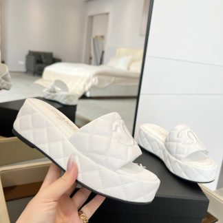 Chanel white simple and versatile super beautiful small slippers