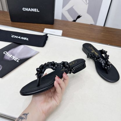 Chanel Spring/Summer Black Delicate Shoes and Customized Flower Flip Flops Heel Height 1.5cm - Image 2