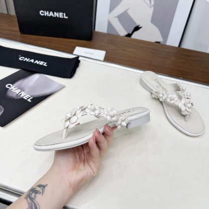 Chanel Spring/Summer White Delicate Shoes and Customized Flower Flip Flops Heel Height 1.5cm - Image 2