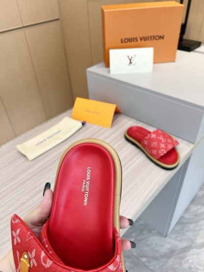 Louis Vuitton's latest fashion casual half slippers - Image 2