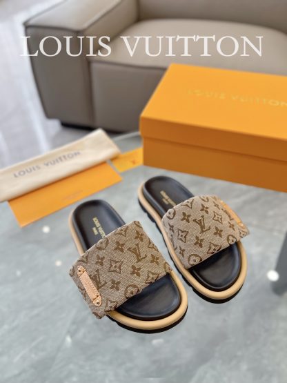 Louis Vuitton's latest fashion casual half slippers - Image 2